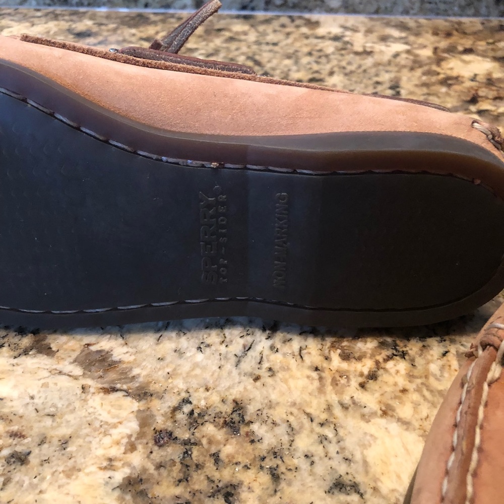 Sperry Topsider - Picture 2 of 3